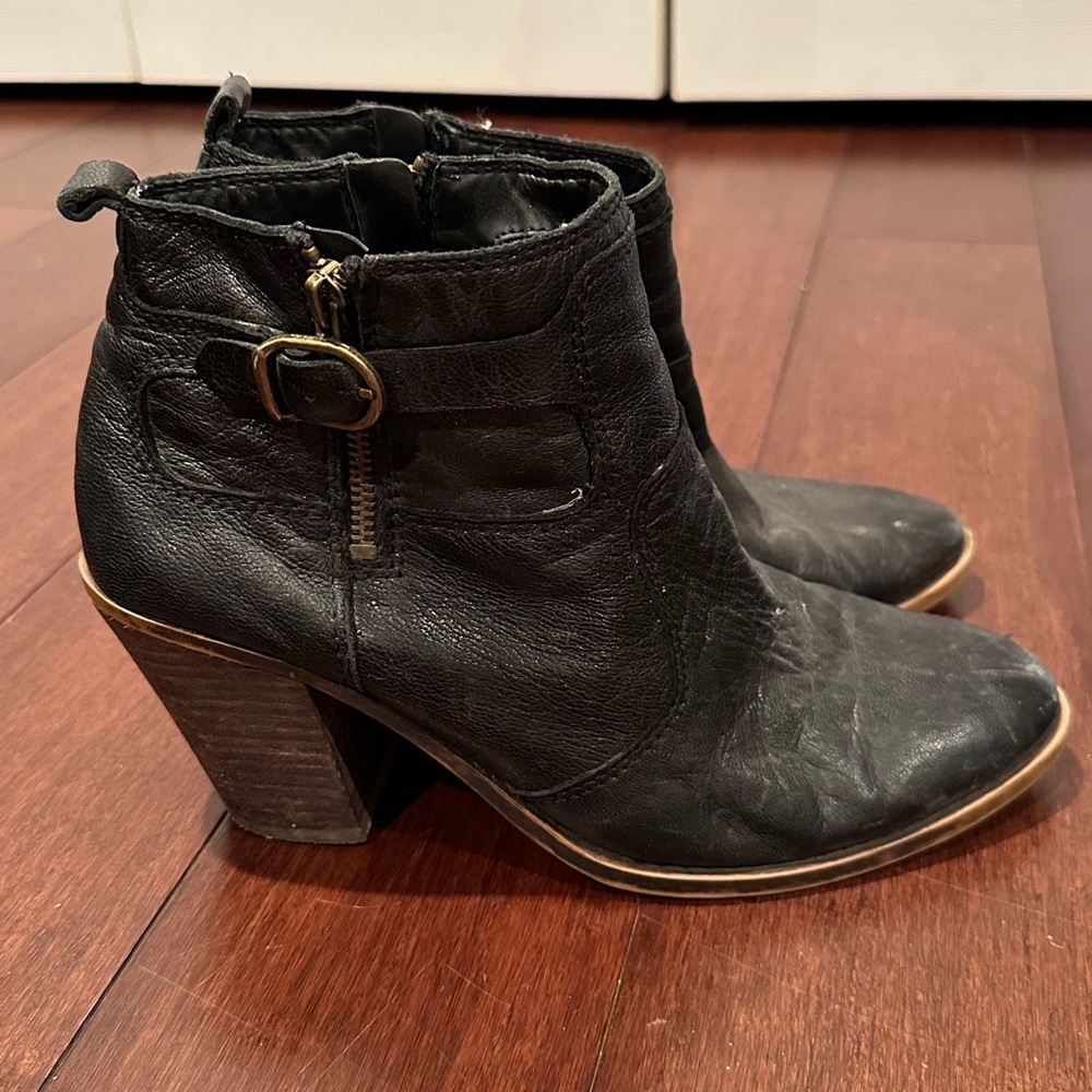 Lucky Brand Black Leather Booties